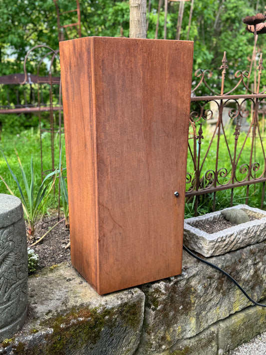 Wallbox, Stahlgehäuse aus Cortenstahl