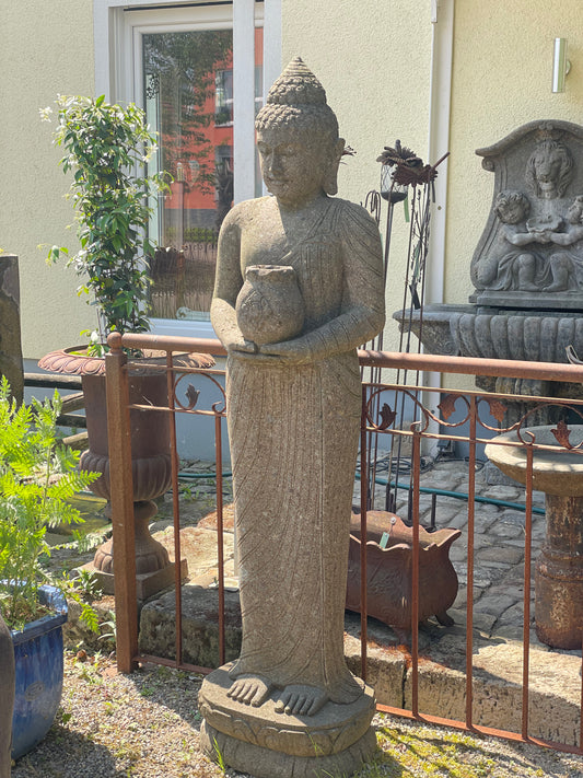 Buddha stehend Basanit mit Vase