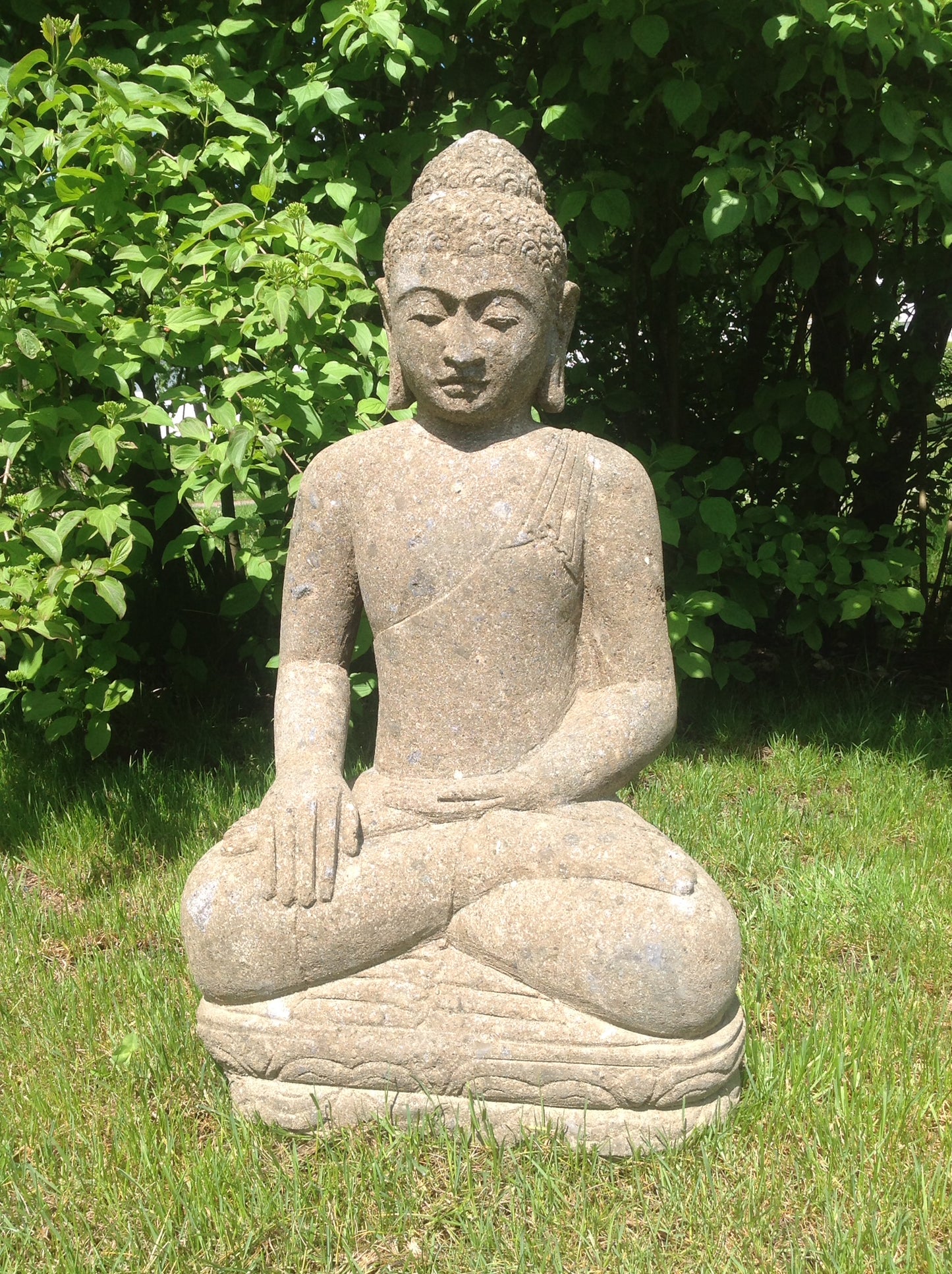 Buddha Basanit Erdberührung