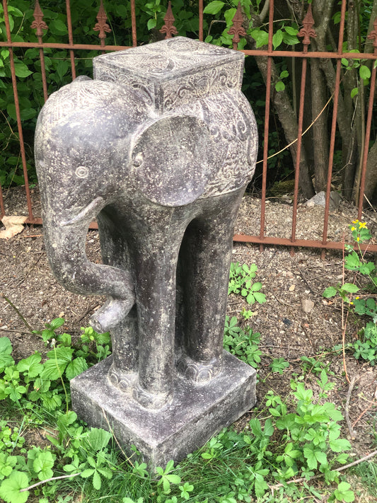 Elefanten Skulptur mit Sattel als Ablage