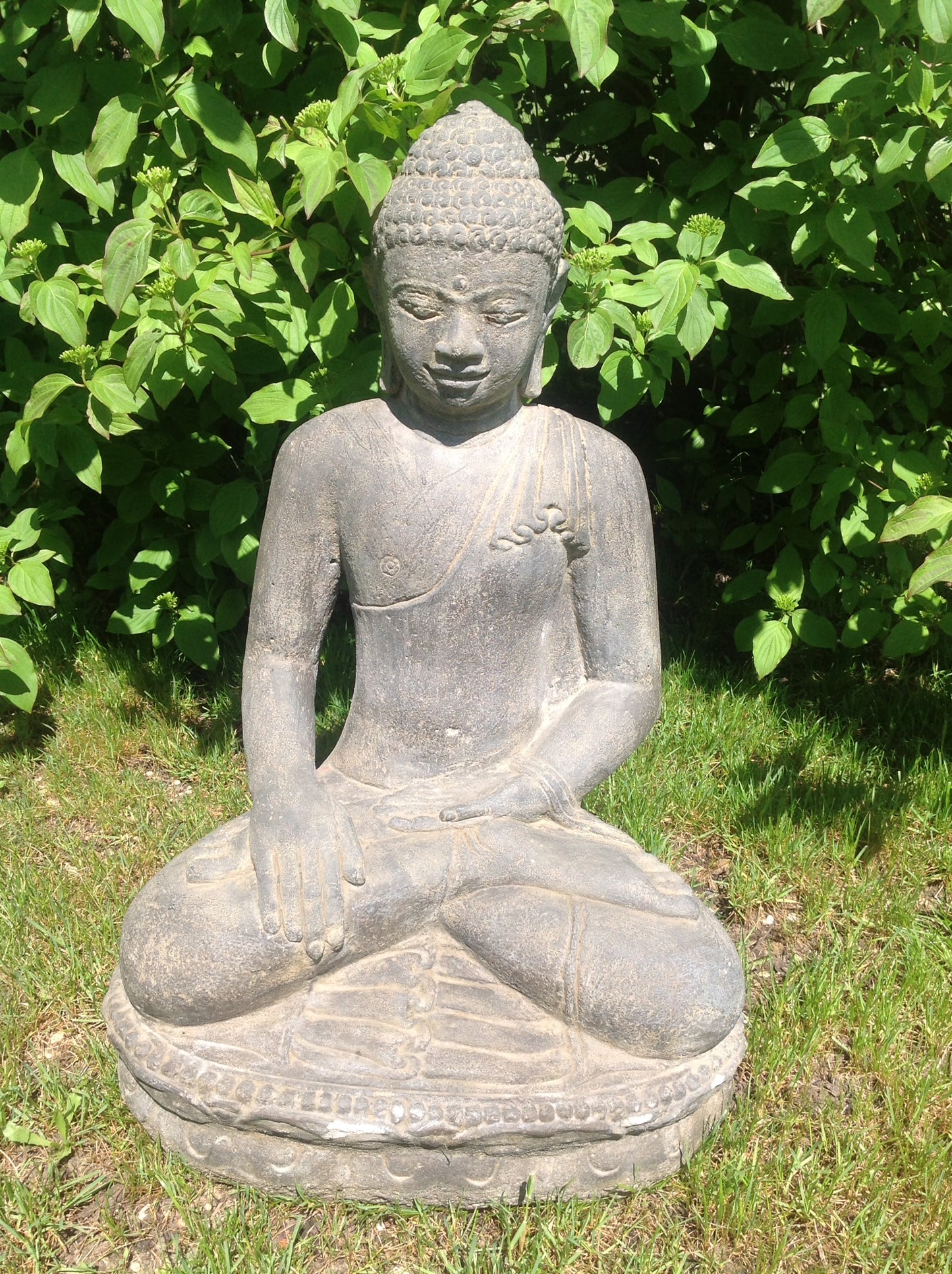 Buddha Steinguss Erdberührung