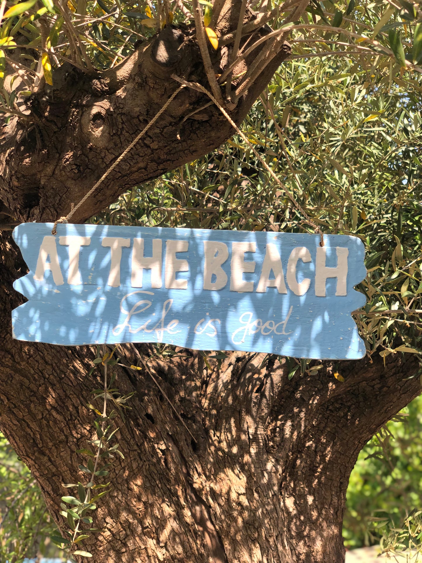 Schild, Holzschild "At the beach"