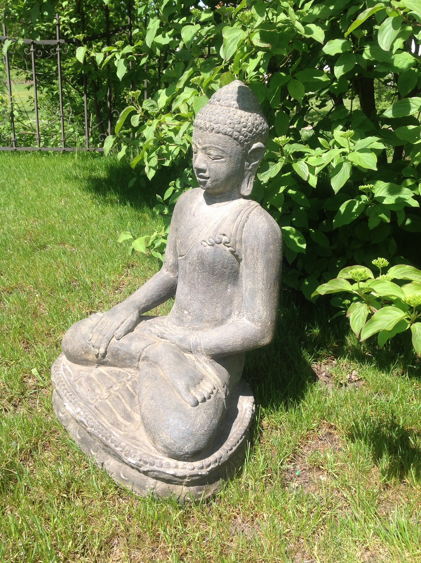 Buddha Steinguss Erdberührung