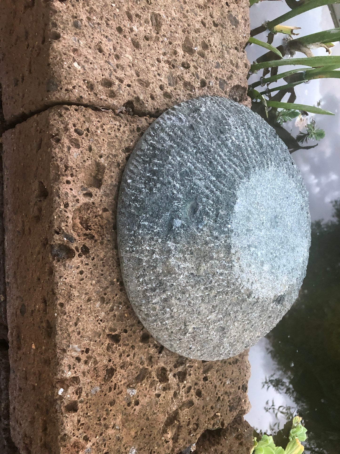 Wasserschale Basanit Naturstein, 30 cm